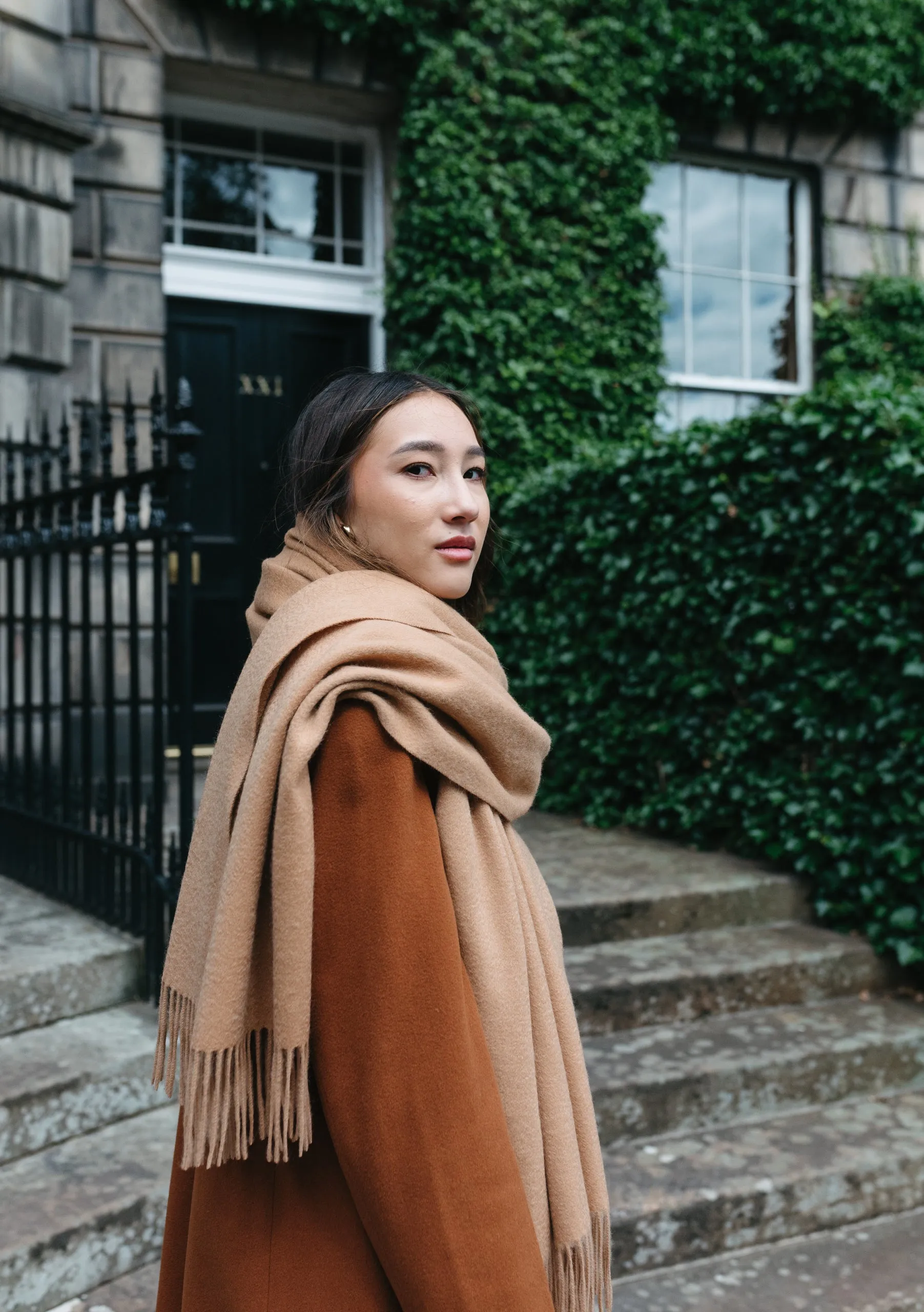 Cashmere Blanket Scarf in Camel
