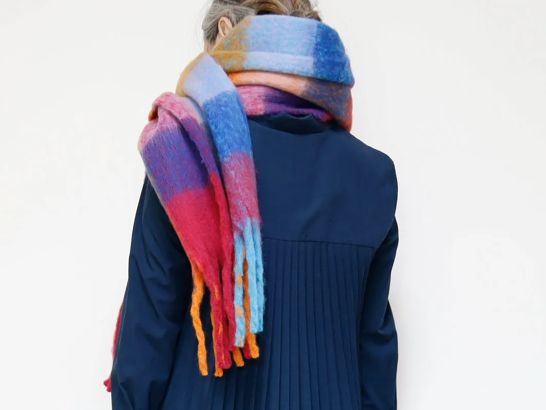 <A15R>  OVERSIZED Scarf