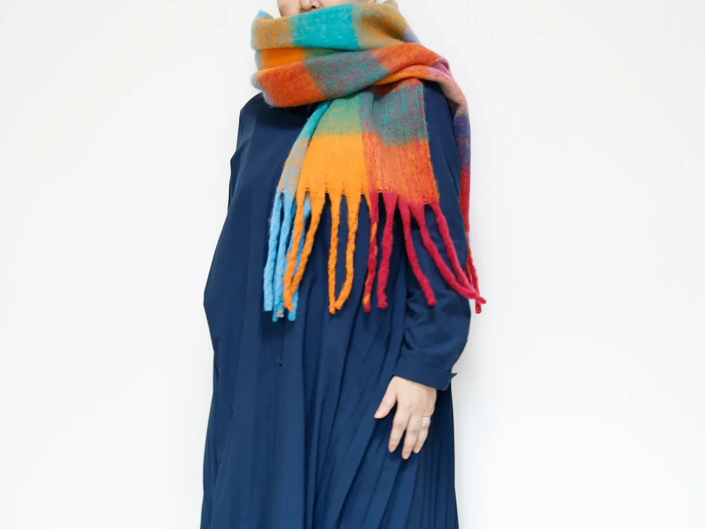 <A15R>  OVERSIZED Scarf