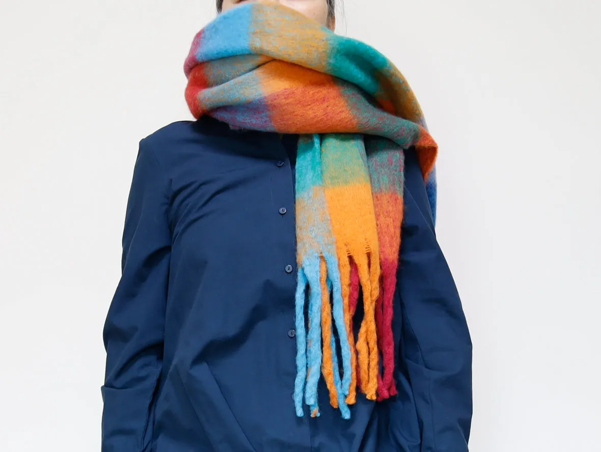 <A15R>  OVERSIZED Scarf